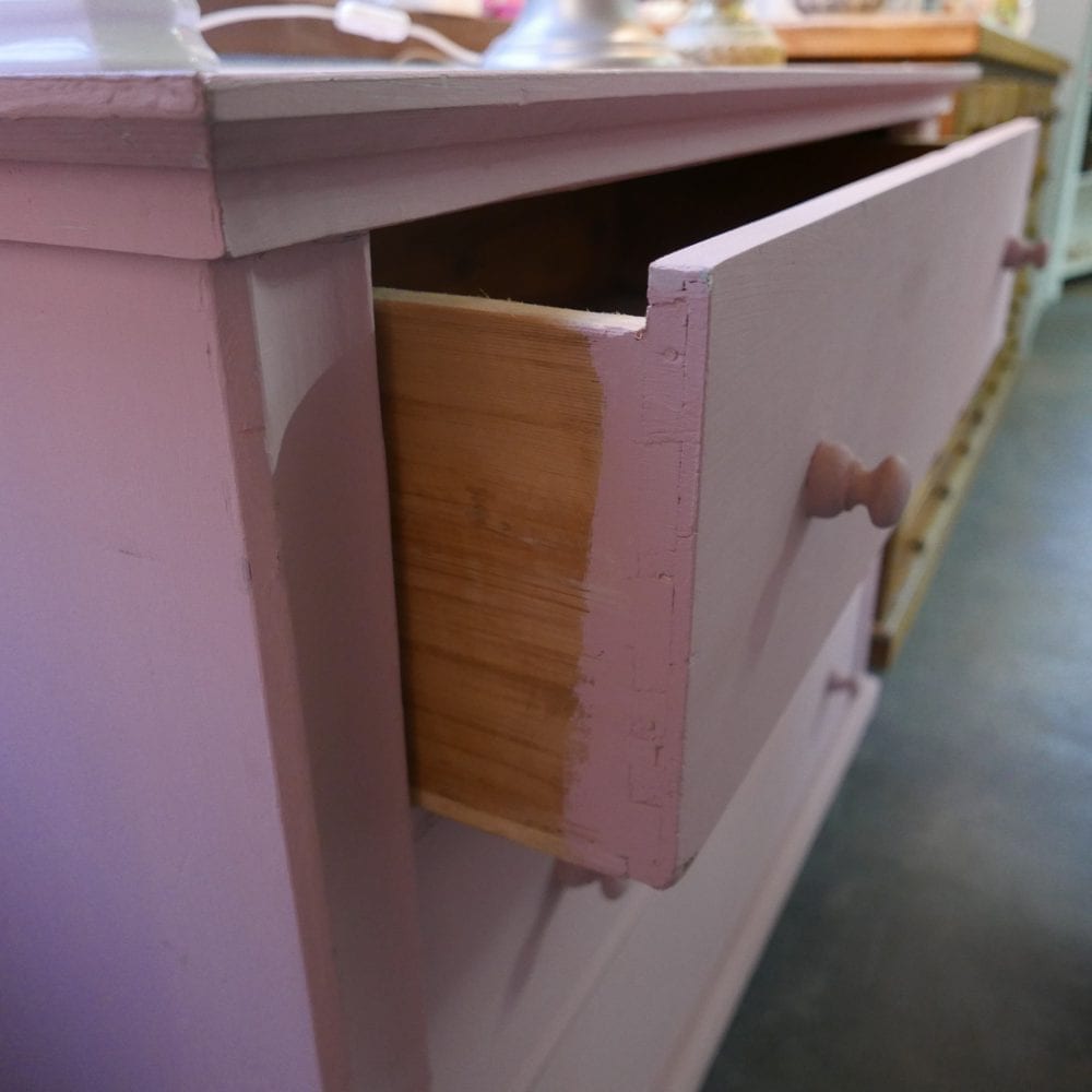 roze houten onderkast