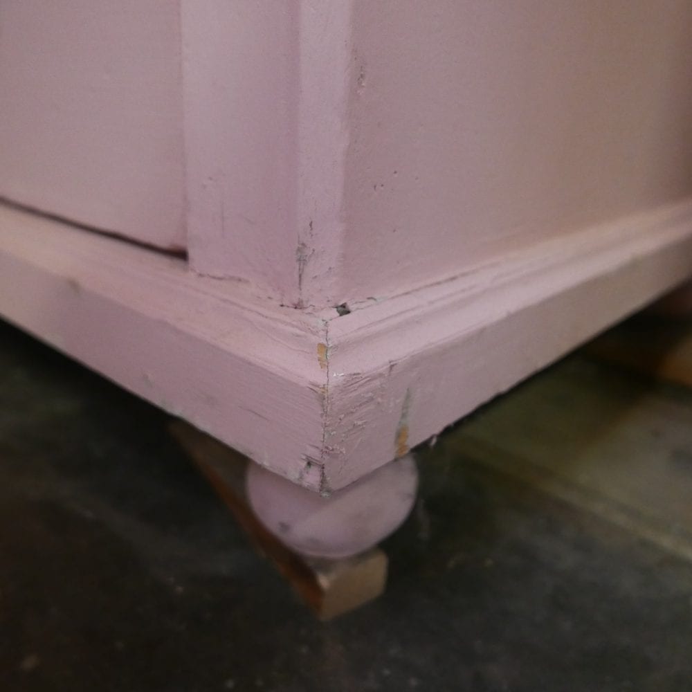roze houten onderkast