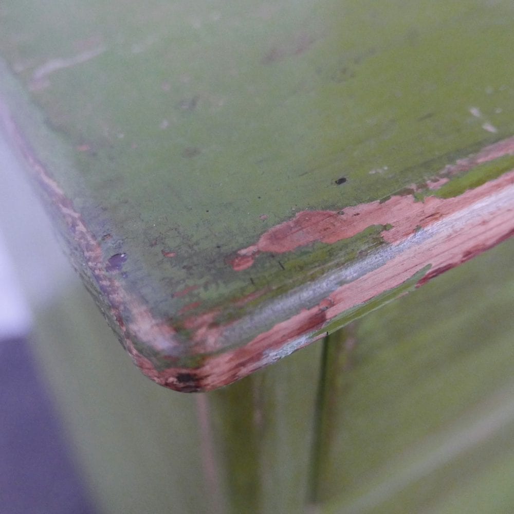 groene houten commode