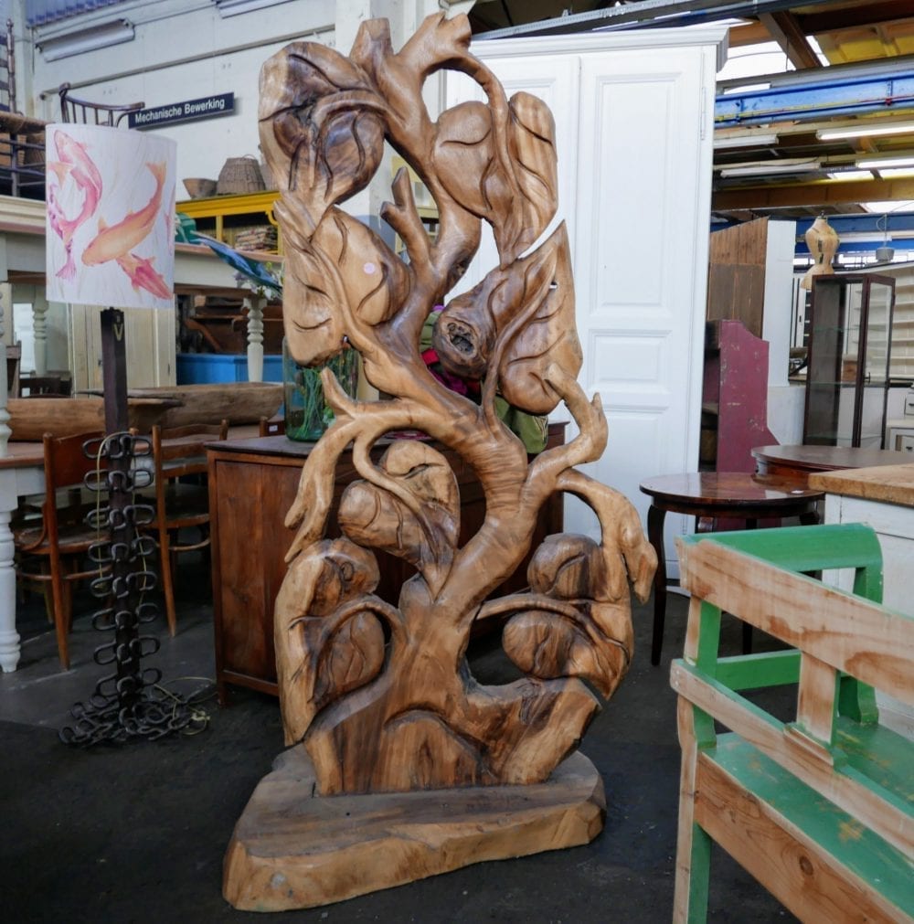 Houten beeld bladeren