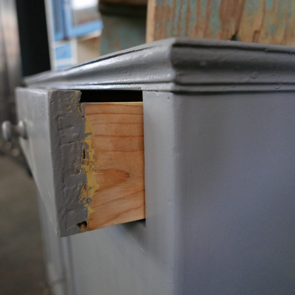 grijze commode