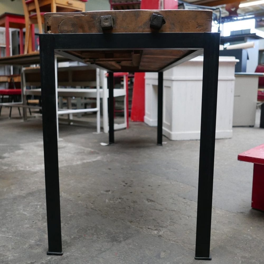 industriële tafel met werkbank blad