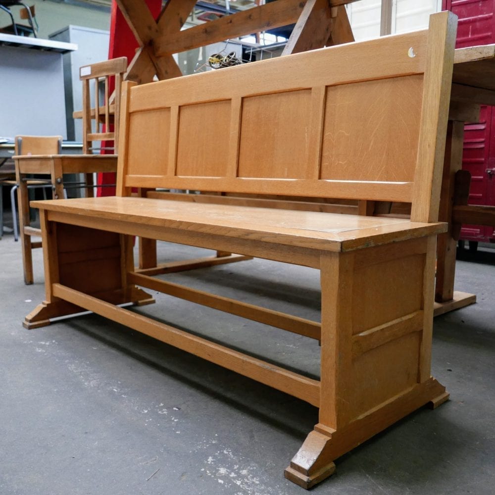 blank houten bank