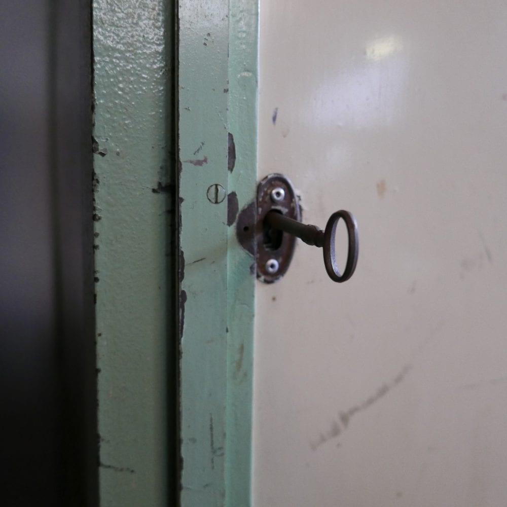 mint-crème kleurige metalen lockerkast