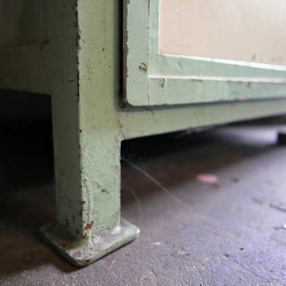 mint-crème kleurige metalen lockerkast