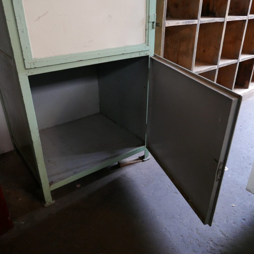 mint-crème kleurige metalen lockerkast