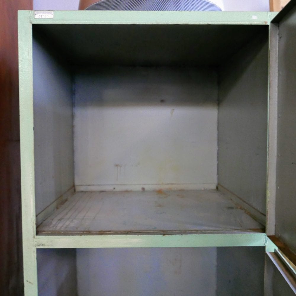mint-crème kleurige metalen lockerkast
