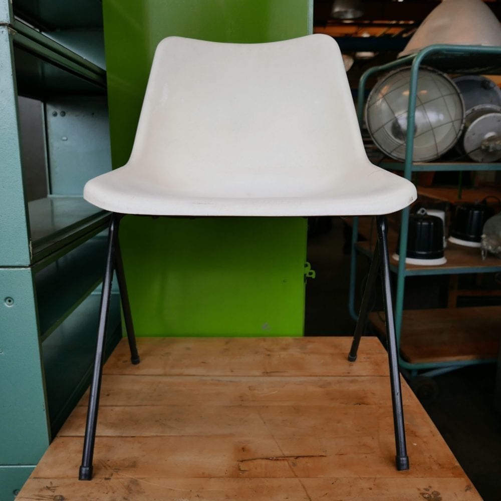 Witte kuipstoelen