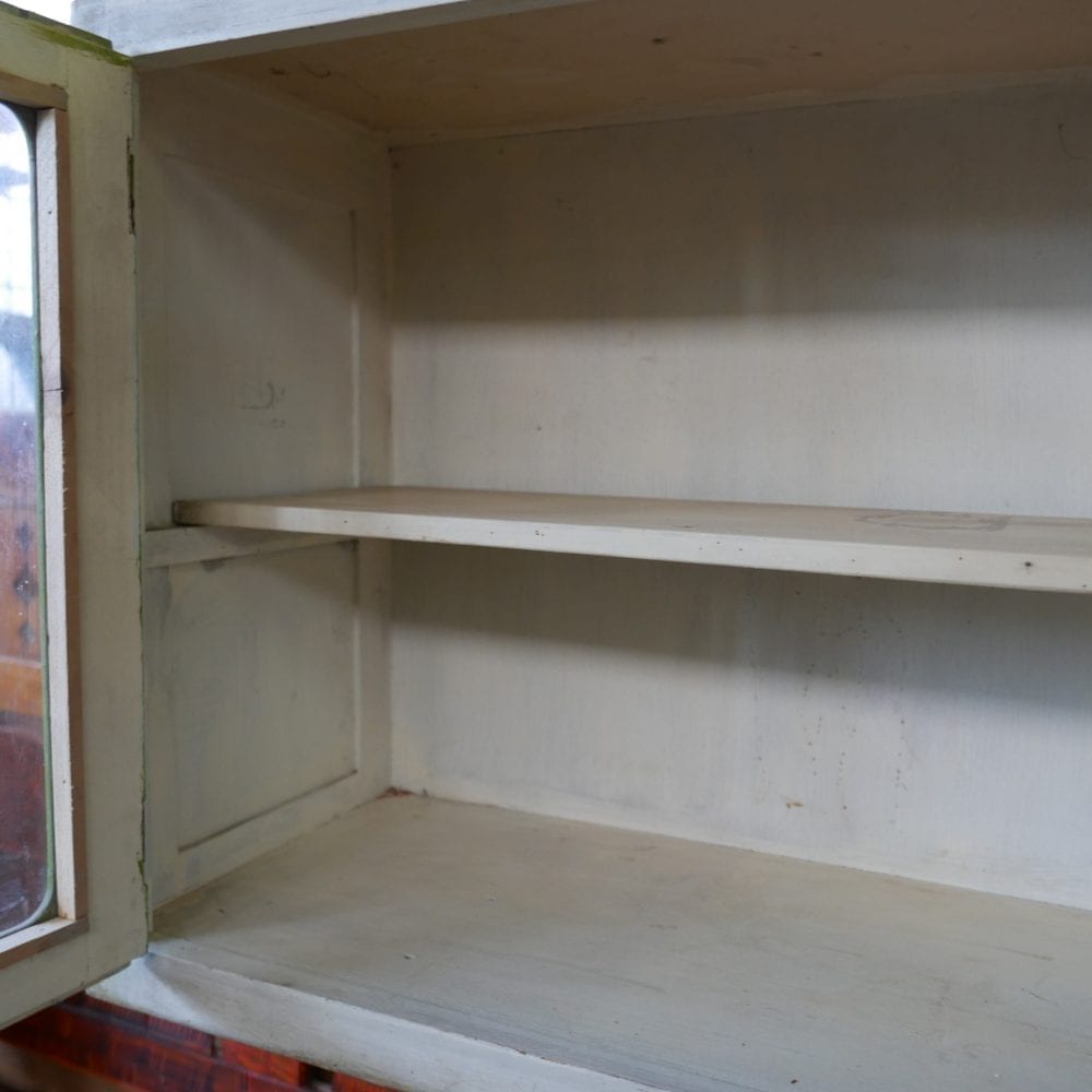 groen-witte hangkast