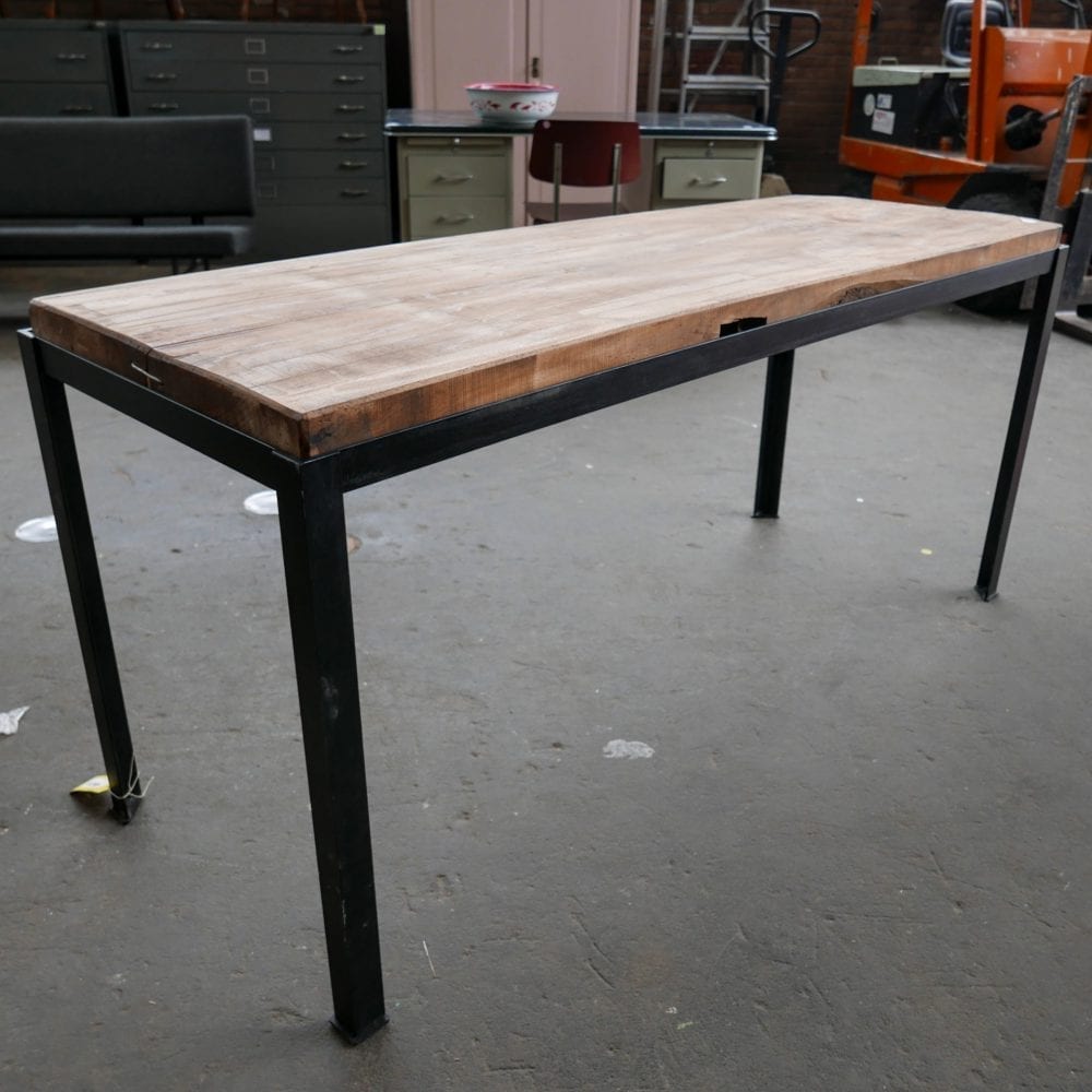 industriële houten tafel