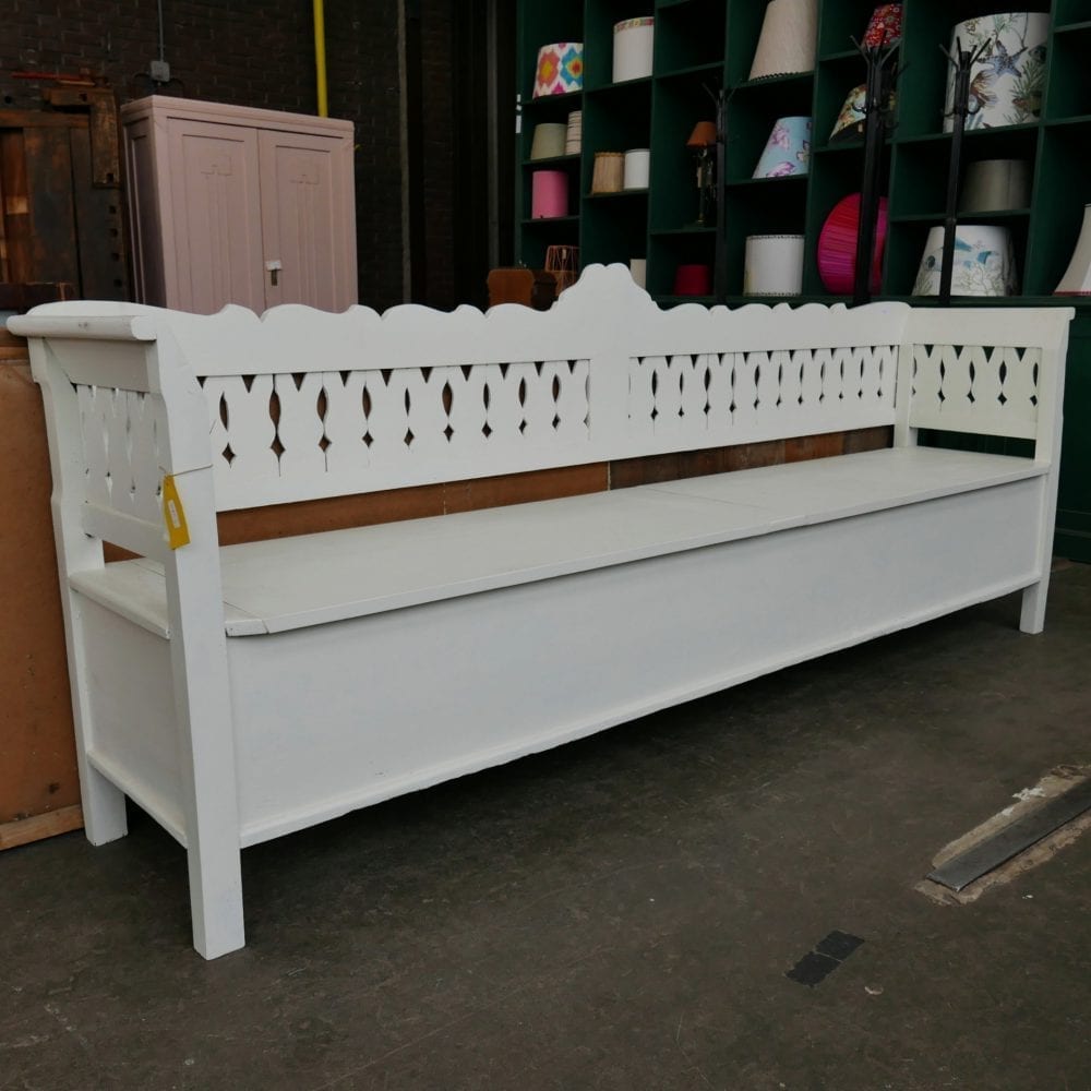 witte houten klepbank