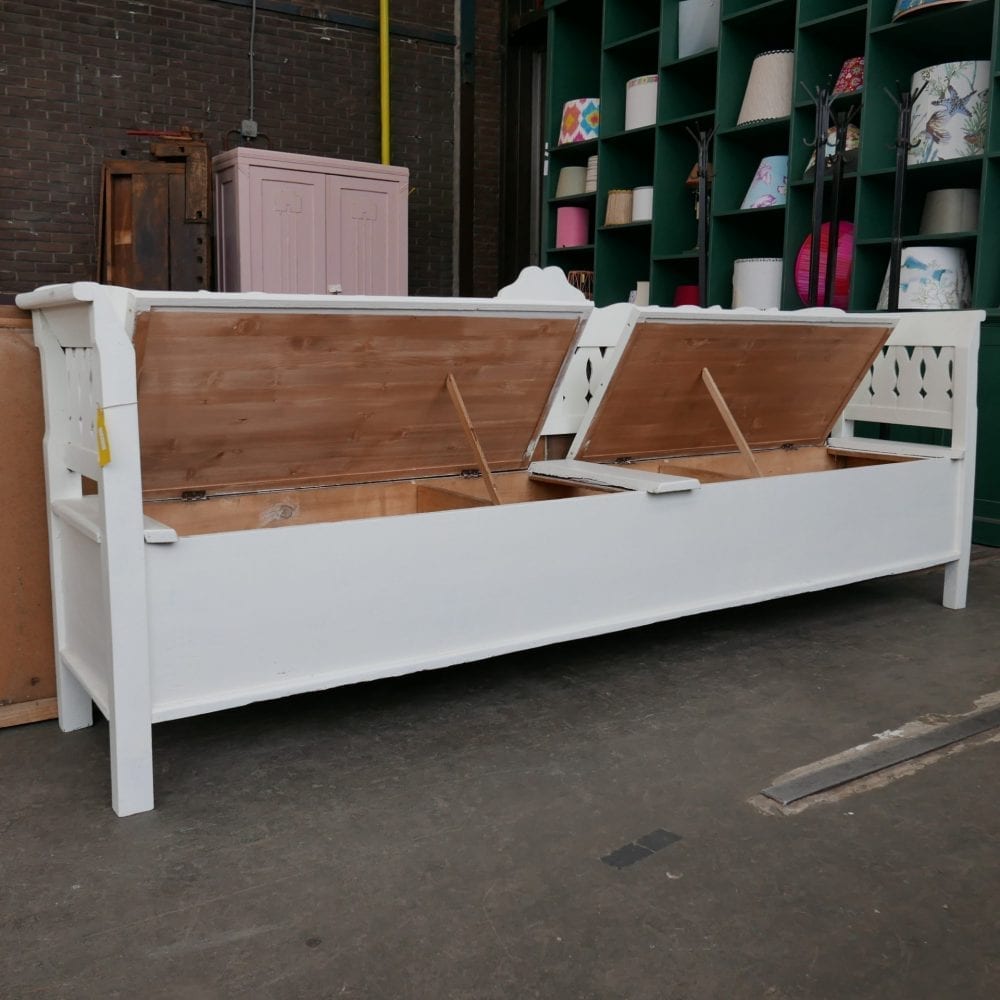 witte houten klepbank