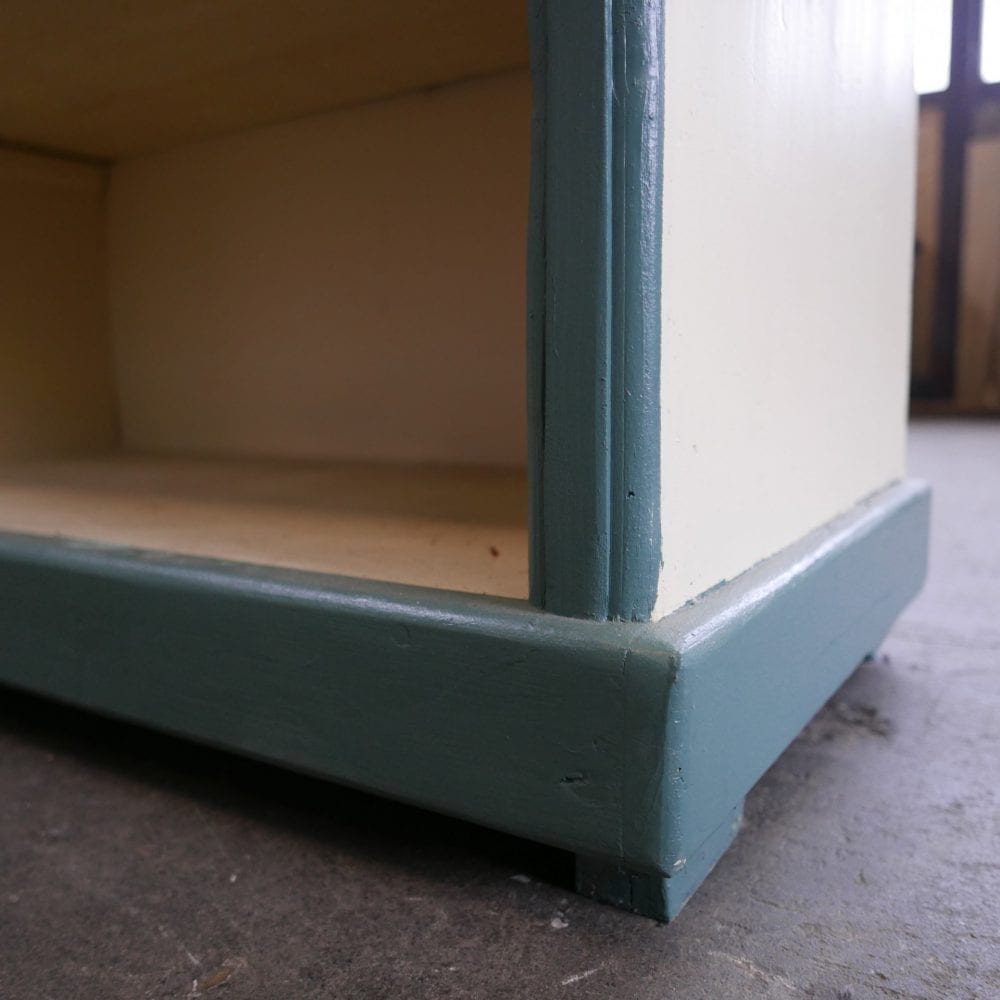 houten crème-blauwe toonbank