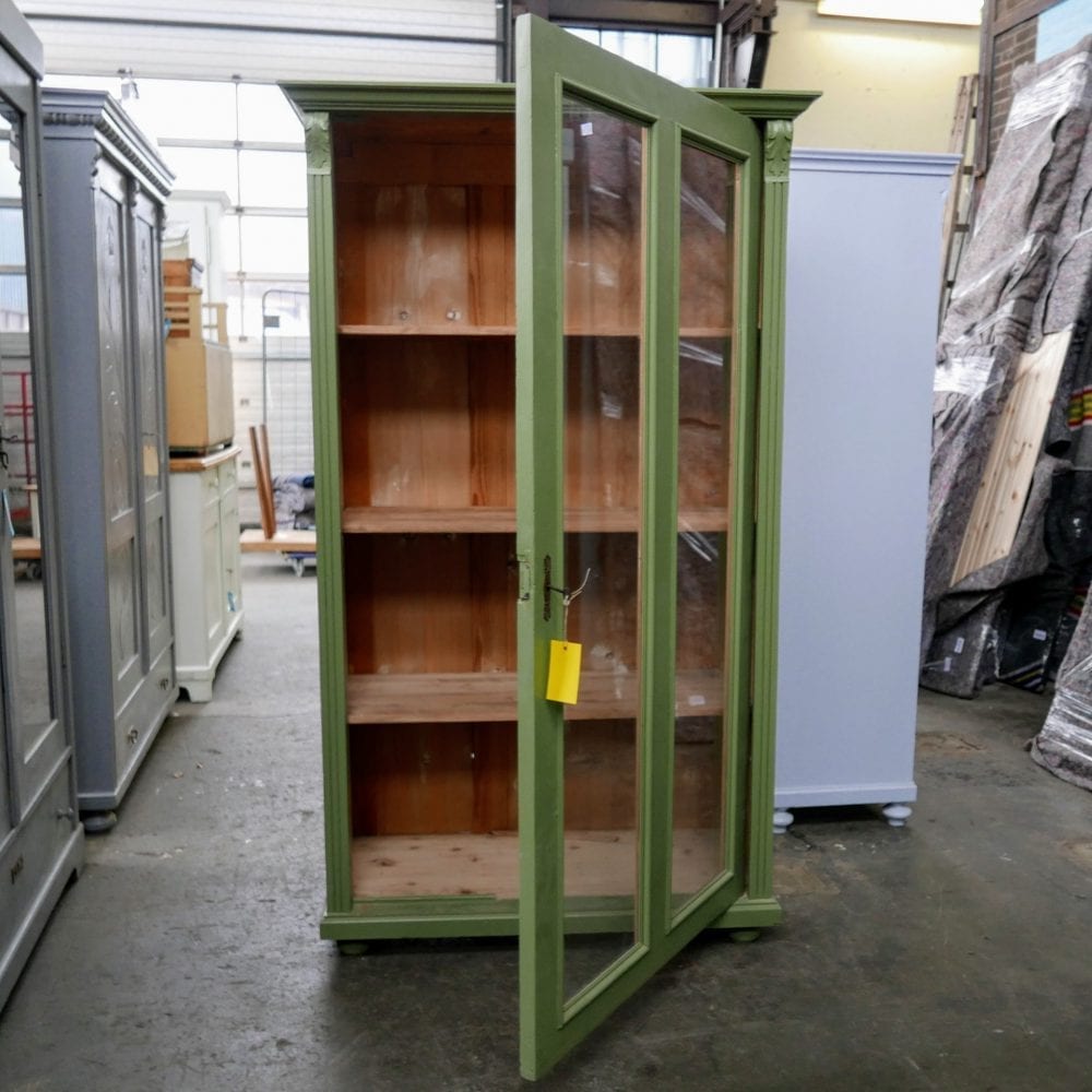 groene vitrinekast