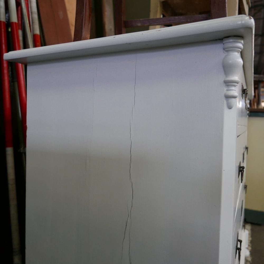 witte houten ladekast