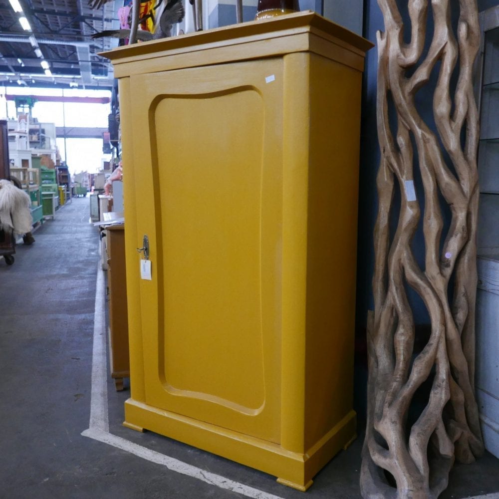 gele linnenkast
