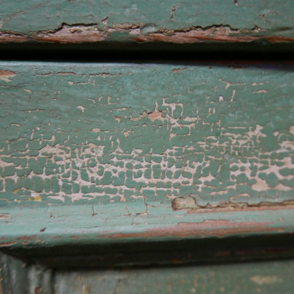 groene houten dressoir