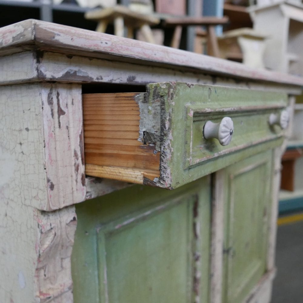 brocante groen-wit kastje