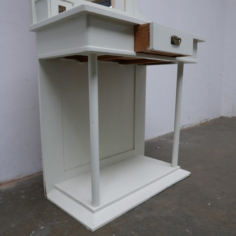 wit houten kaptafel