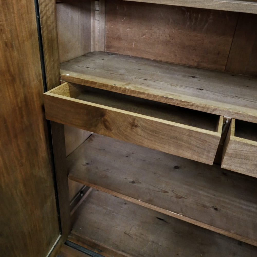 Houten linnenkast