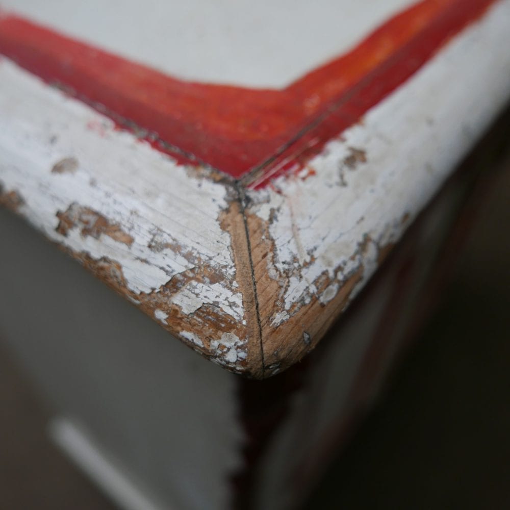 rood-witte commode