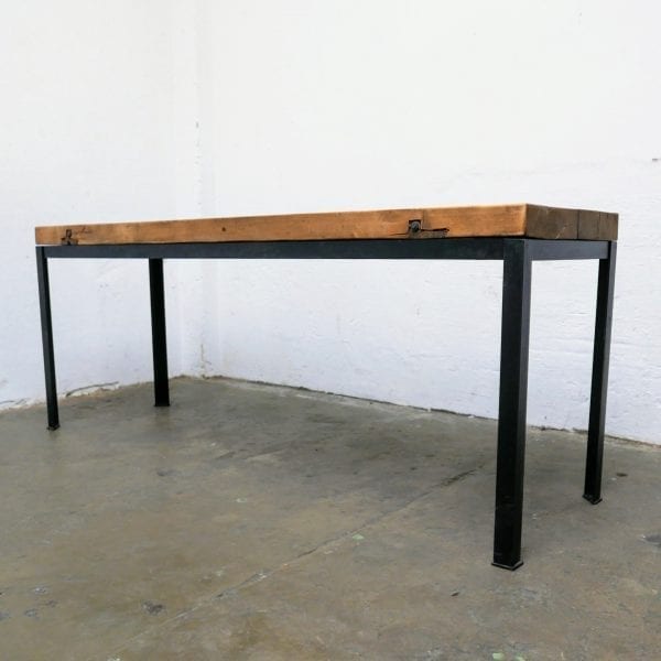Industriële tafel met dik bovenblad