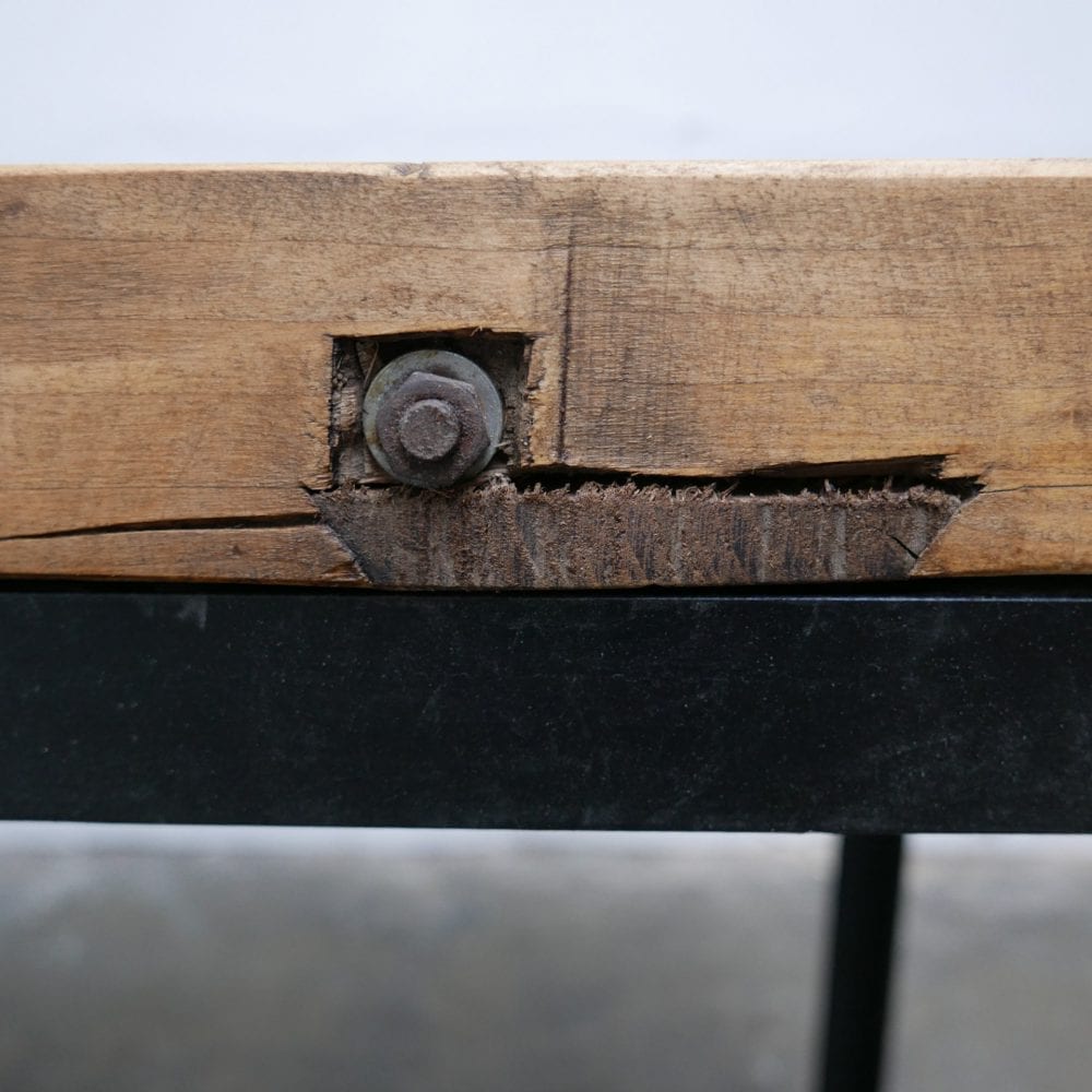 Industriële tafel met dik bovenblad