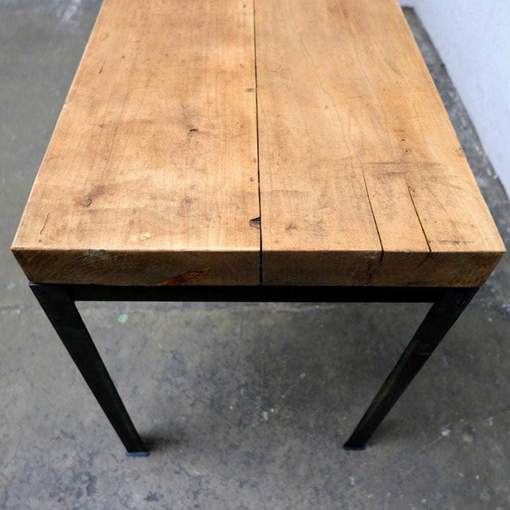 Industriële tafel met dik bovenblad