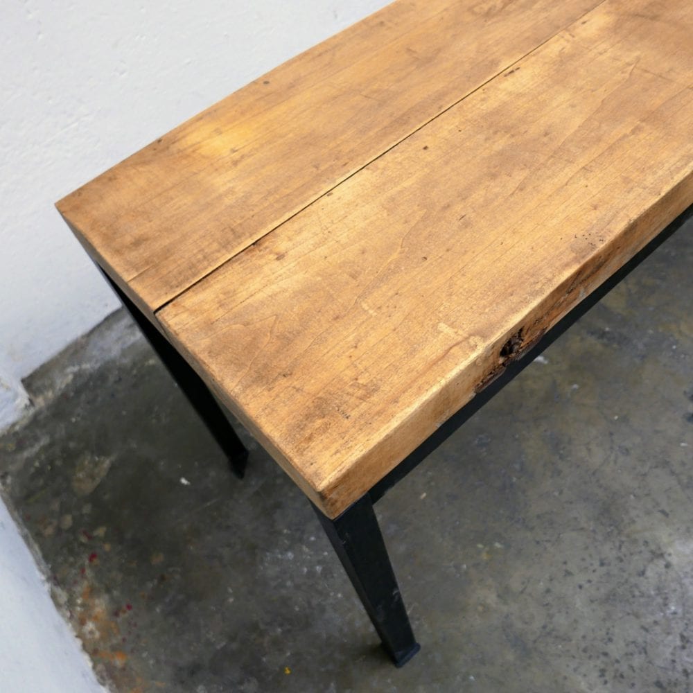 Industriële tafel met dik blad