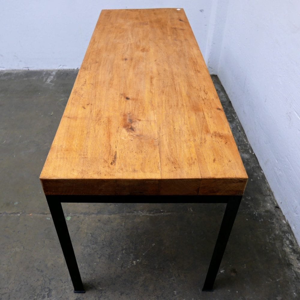 Industriële tafel met dik blad