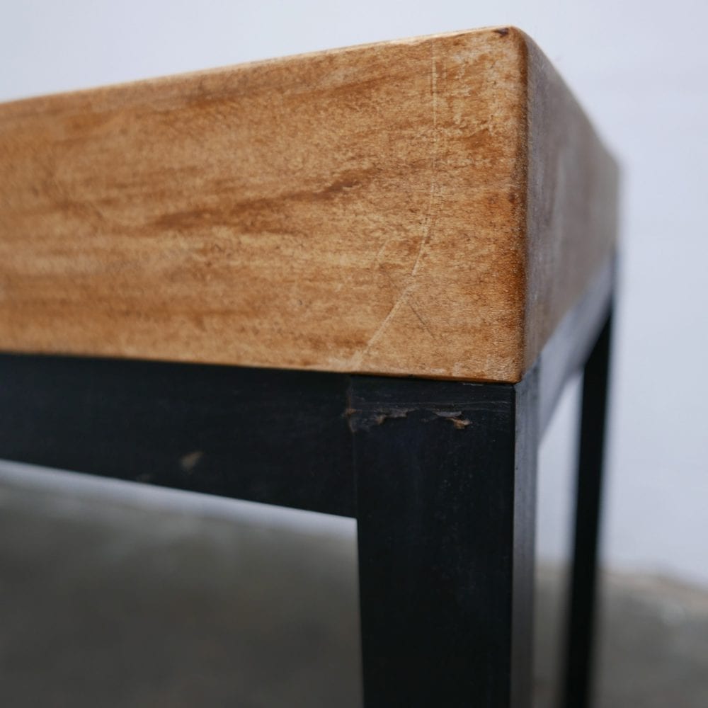 Industriële tafel met dik blad