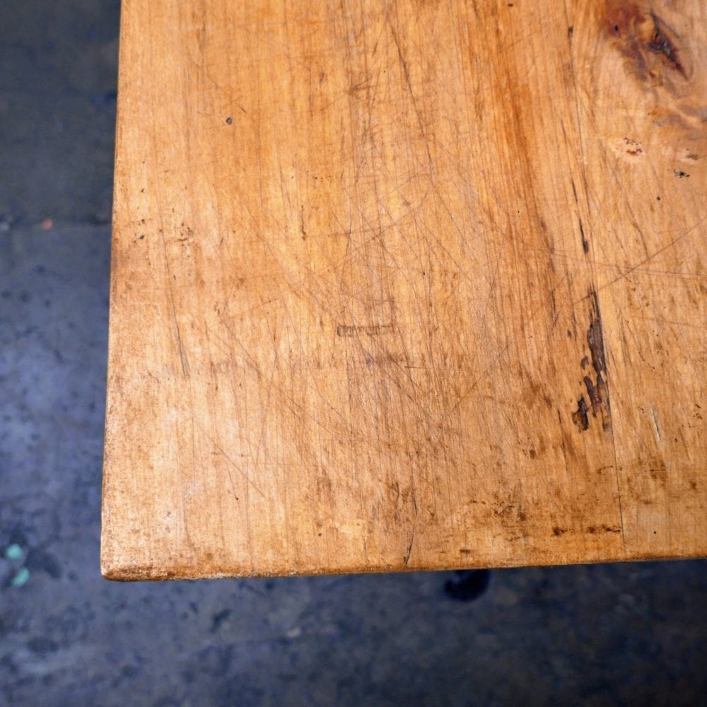 Industriële tafel met dik blad