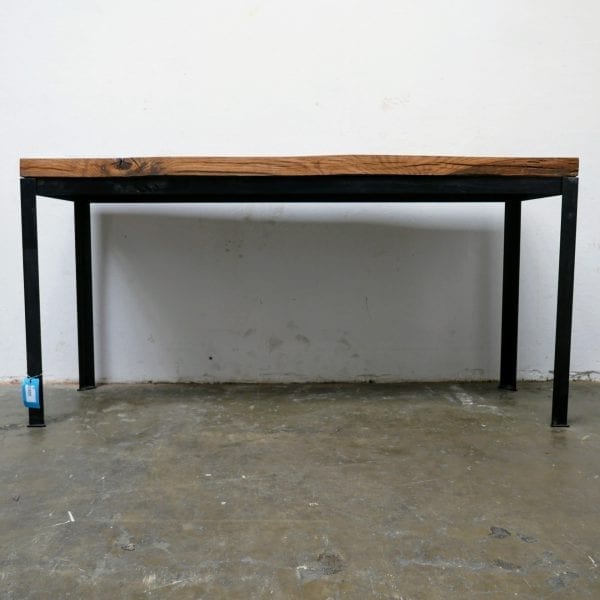 Industriële tafel met dik blad