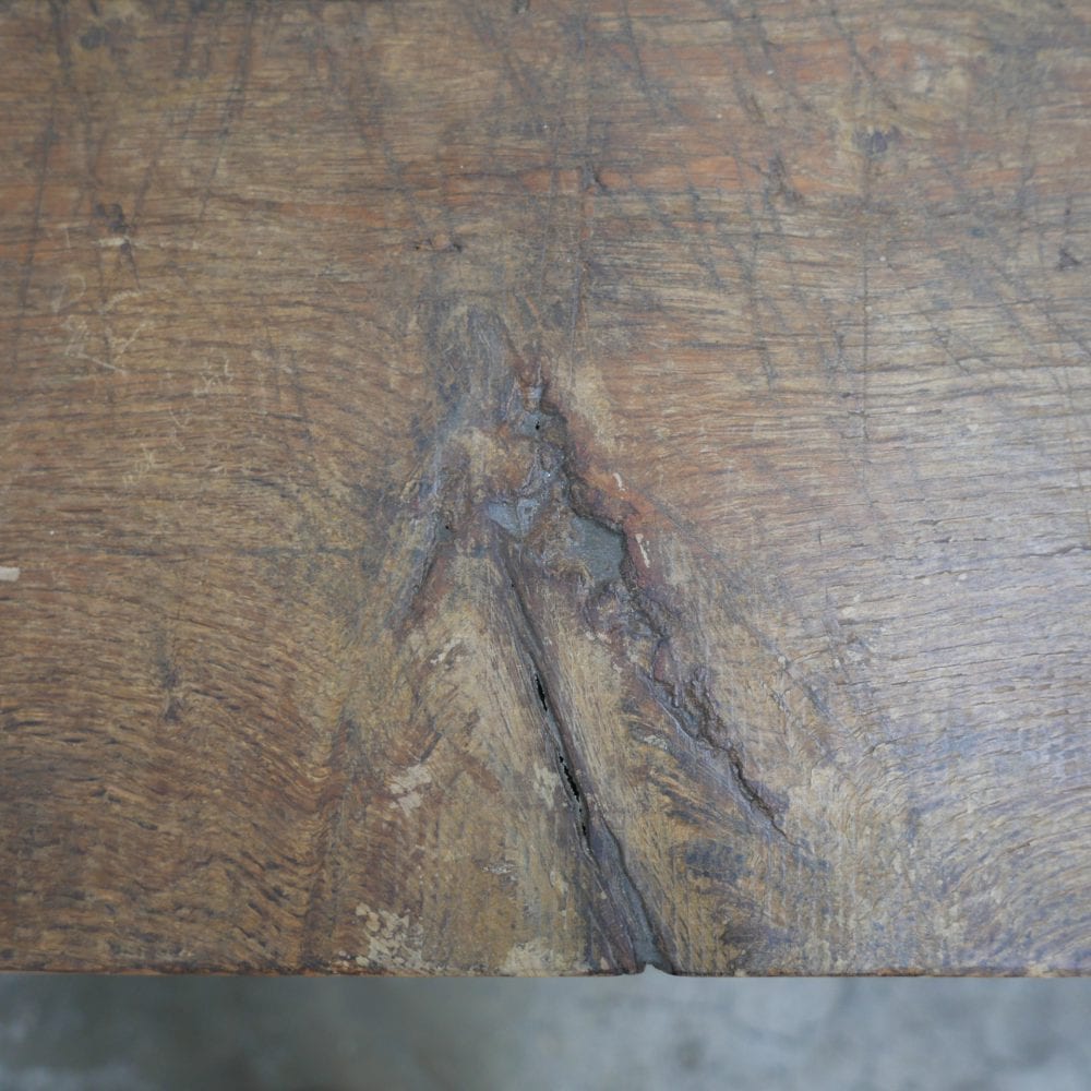 Industriële tafel met dik blad