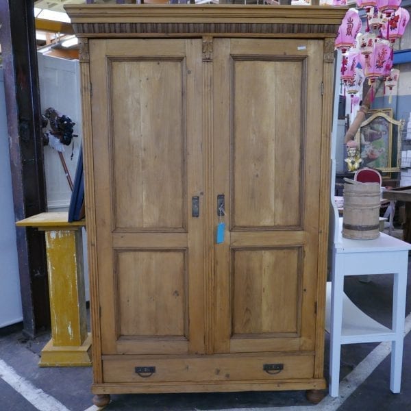Houten linnenkast