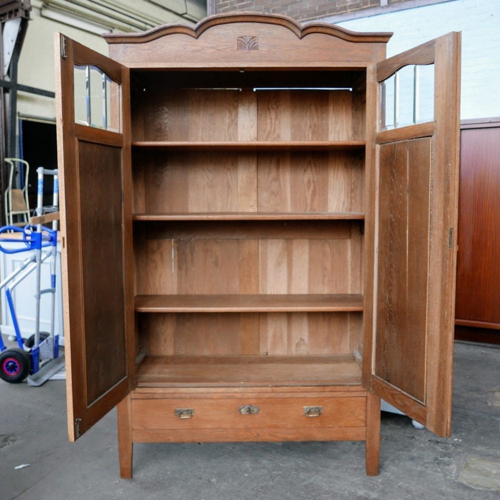 houten linnenkast