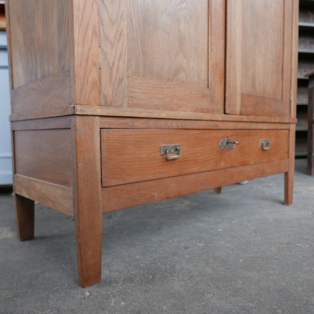 houten linnenkast