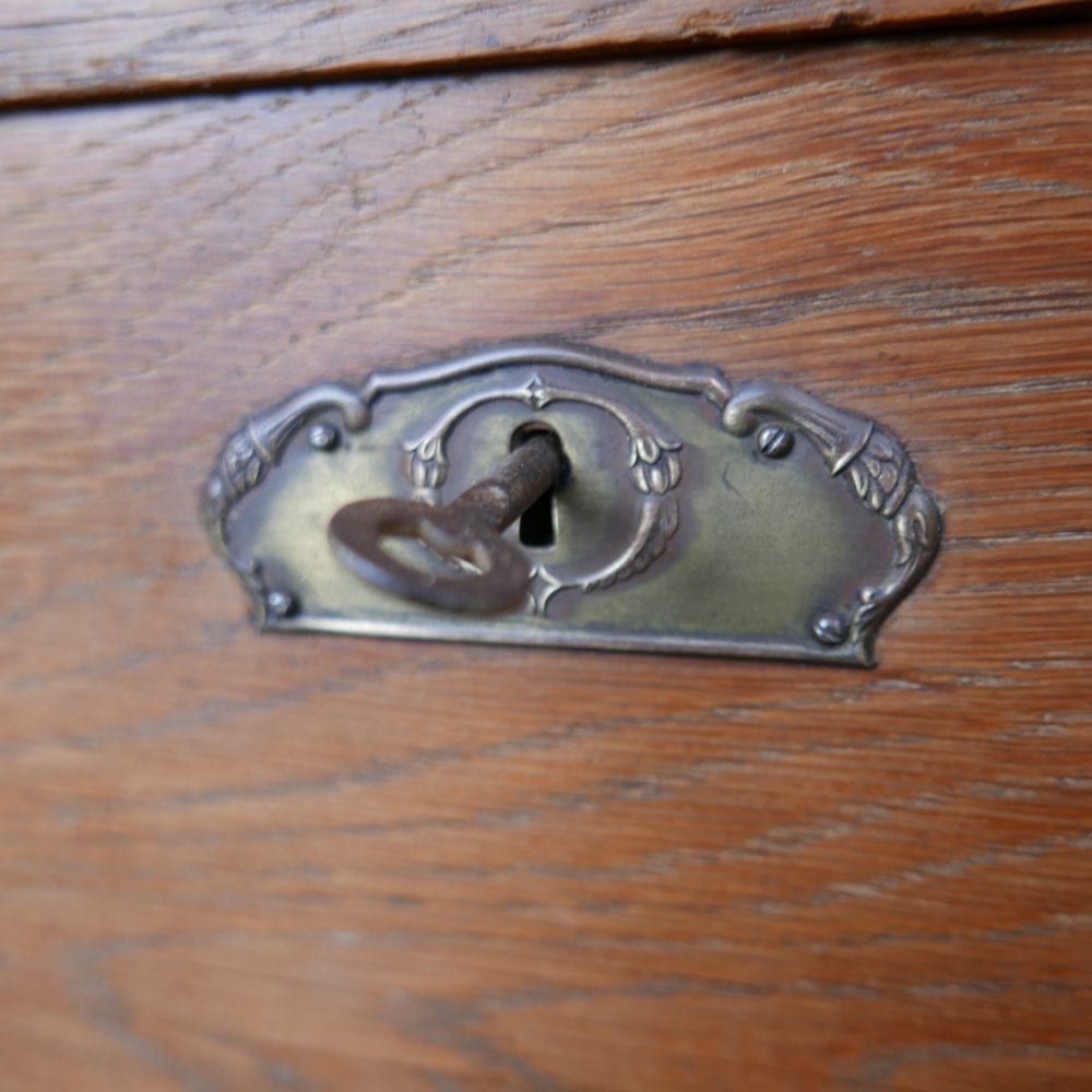 houten linnenkast