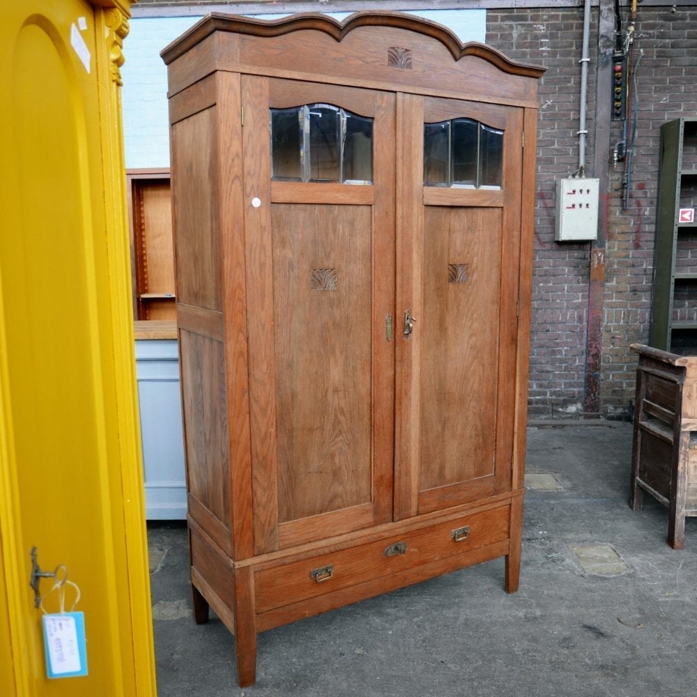houten linnenkast