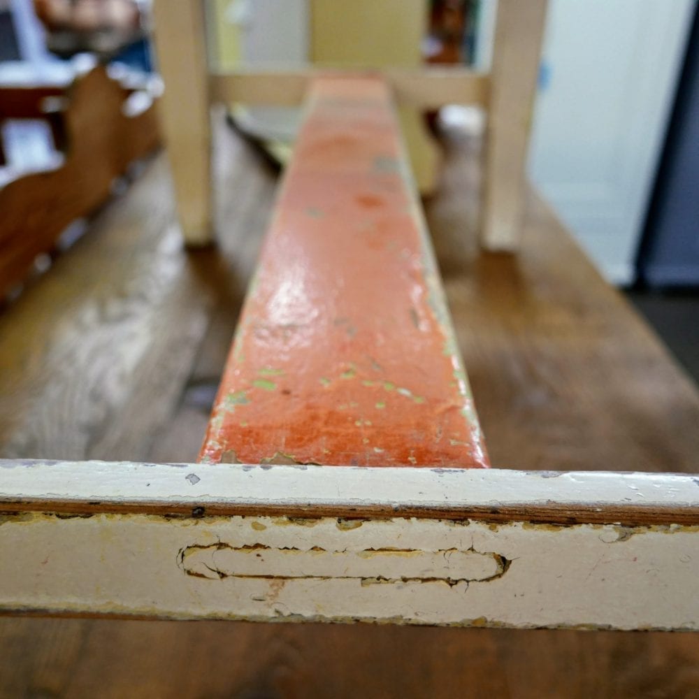 wit-oranje eettafel