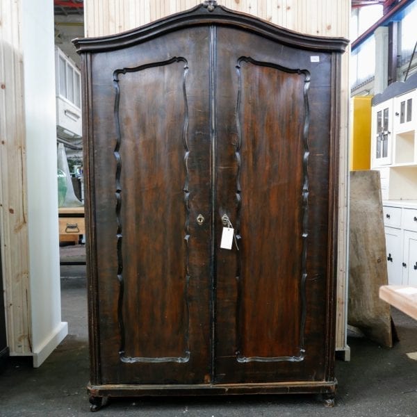 houten linnenkast