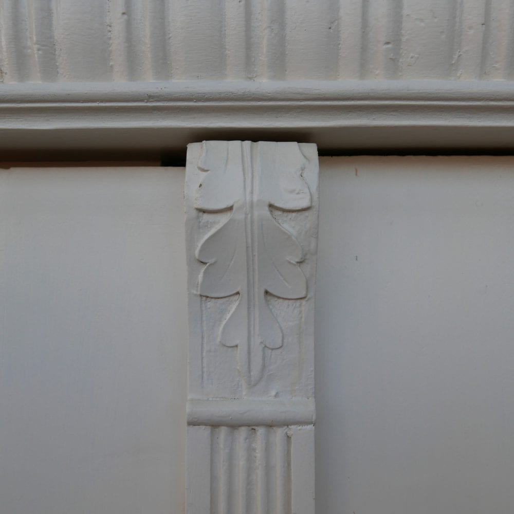 witte kledingkast