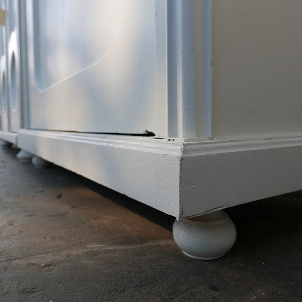 witte linnenkast
