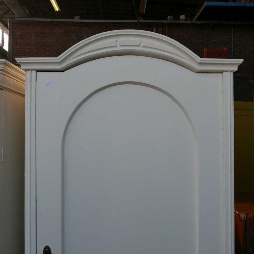 witte linnenkast