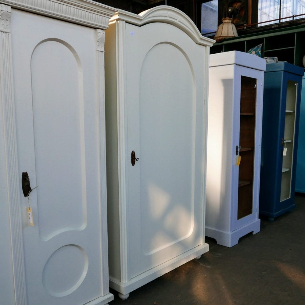 witte linnenkast