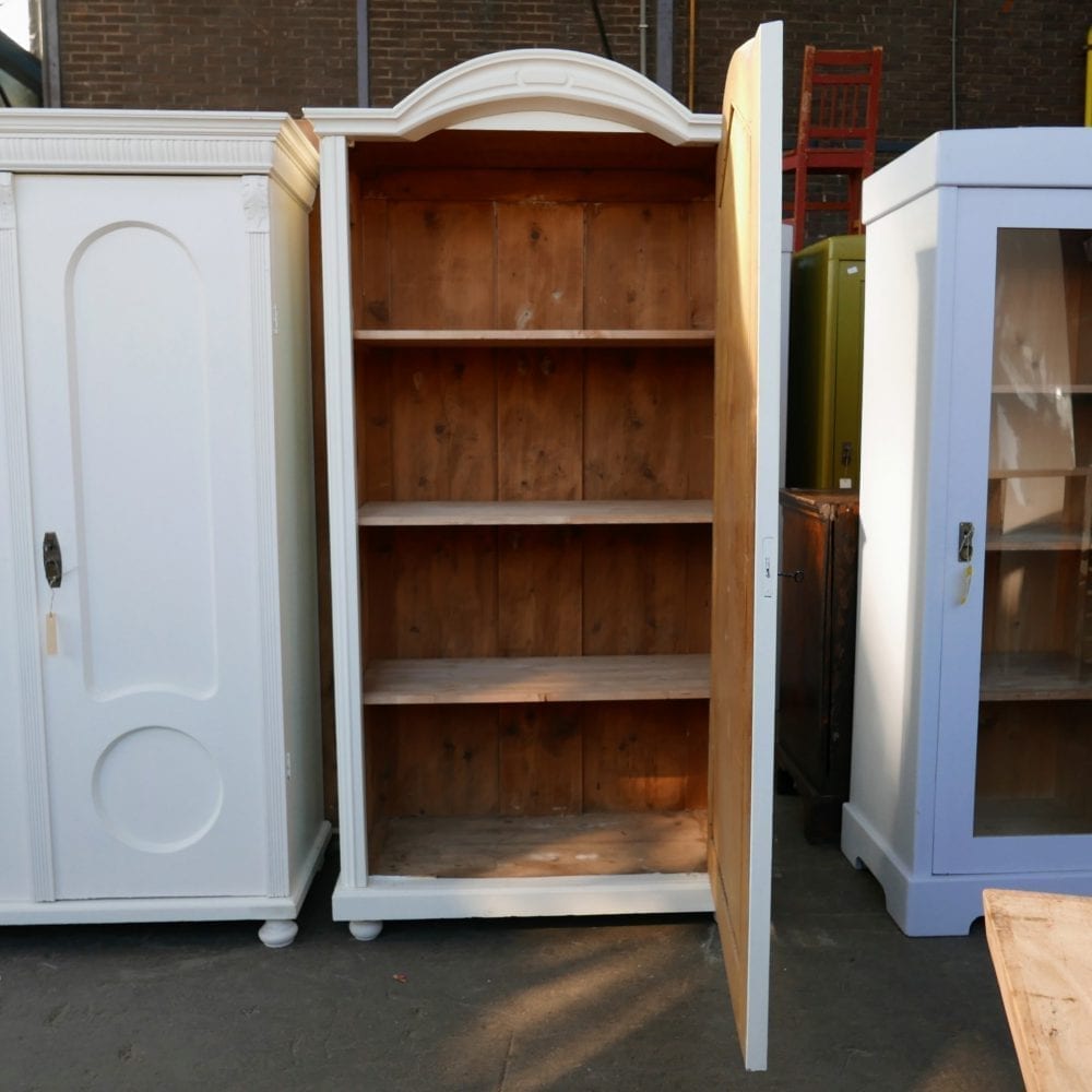 witte linnenkast