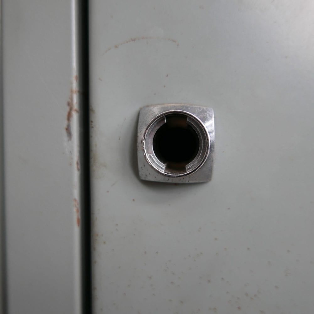 grijze lockerkast