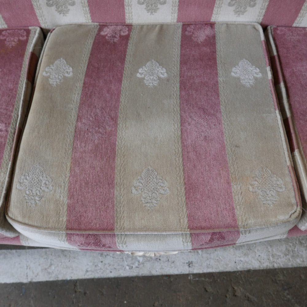 roze met witte barok bankroze met witte barok bank