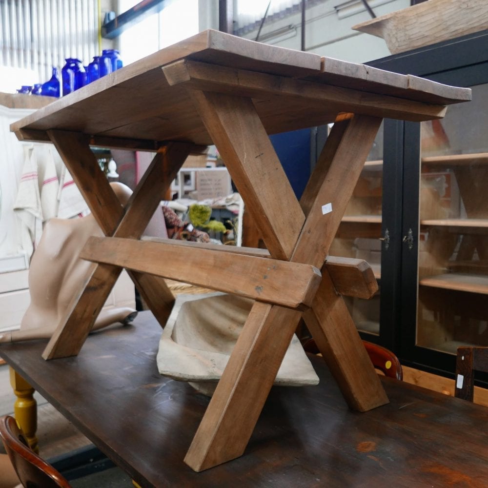 houten kruispoot tafel