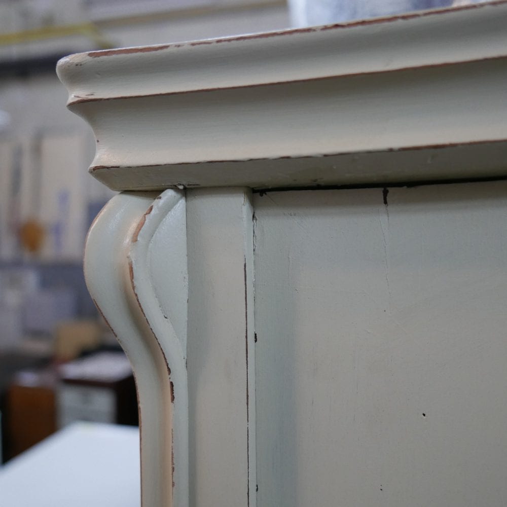 witte vitrinekast